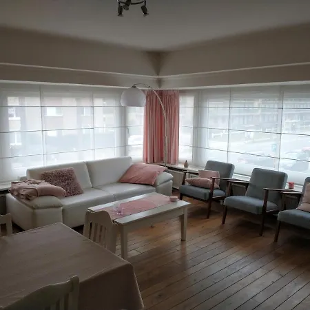 Zonnig Met 3 Slaapkamers En Gratis Parking *